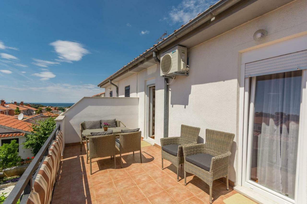 Apartments Radmila Porec Exterior photo