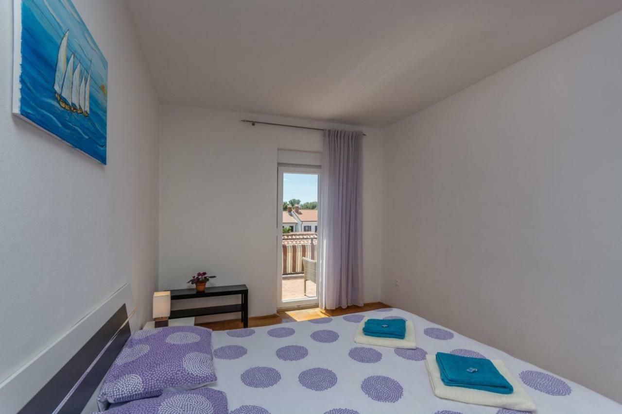 Apartments Radmila Porec Exterior photo