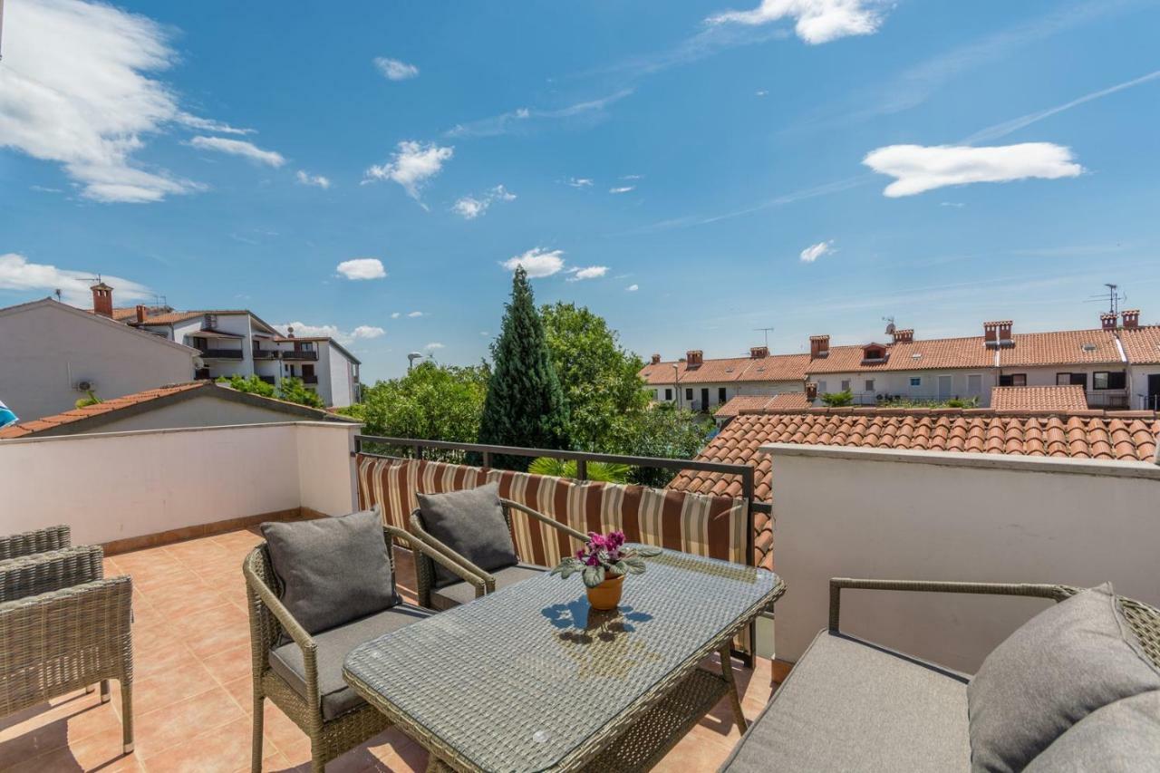 Apartments Radmila Porec Exterior photo
